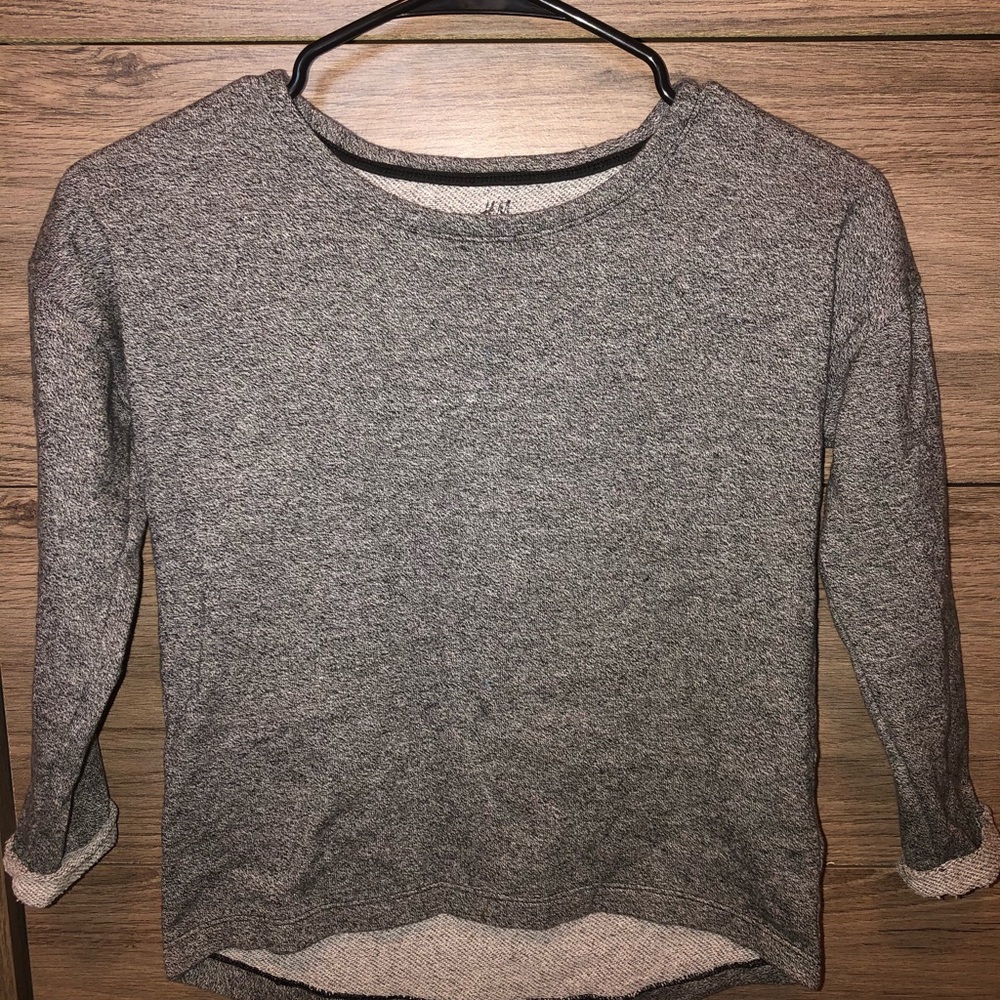 ladies 3/4 sleeve grey light sweater/crewneck